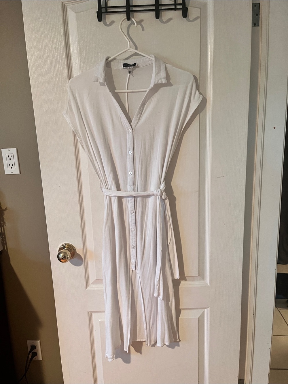 Another Story- Casual White Button-Front Maxi Dress with Tie Waist